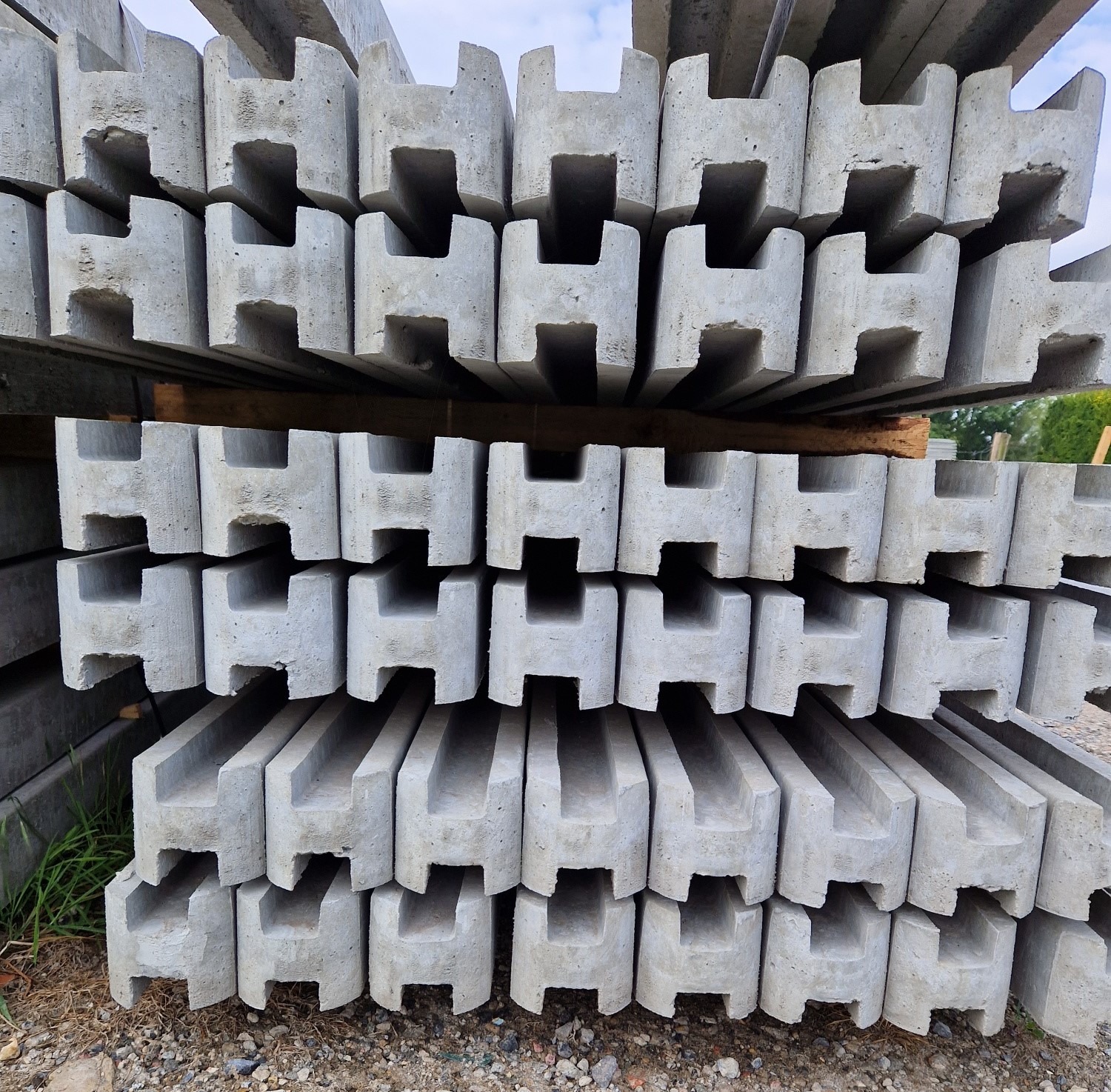 Gleufpalen houten panelen - tuinafsluitingshop